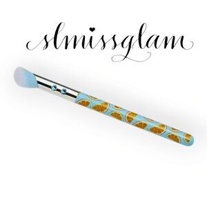 SLMISSGLAM Tangerine Concealer Brush NWT